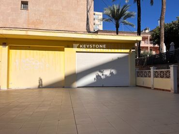 Locale commerciale in vendita a CARRER PLATJA