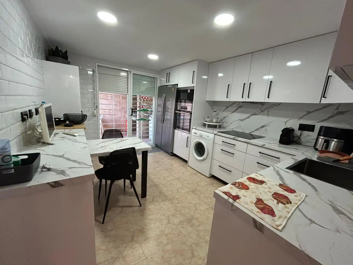 Küche von Einfamilien-Reihenhaus zum Verkauf in Cullera mit Klimaanlage, Terrasse und Möbliert