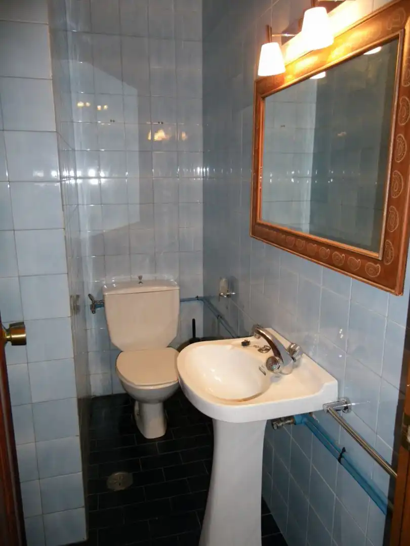 Bathroom of Flat for rent in Vigo 