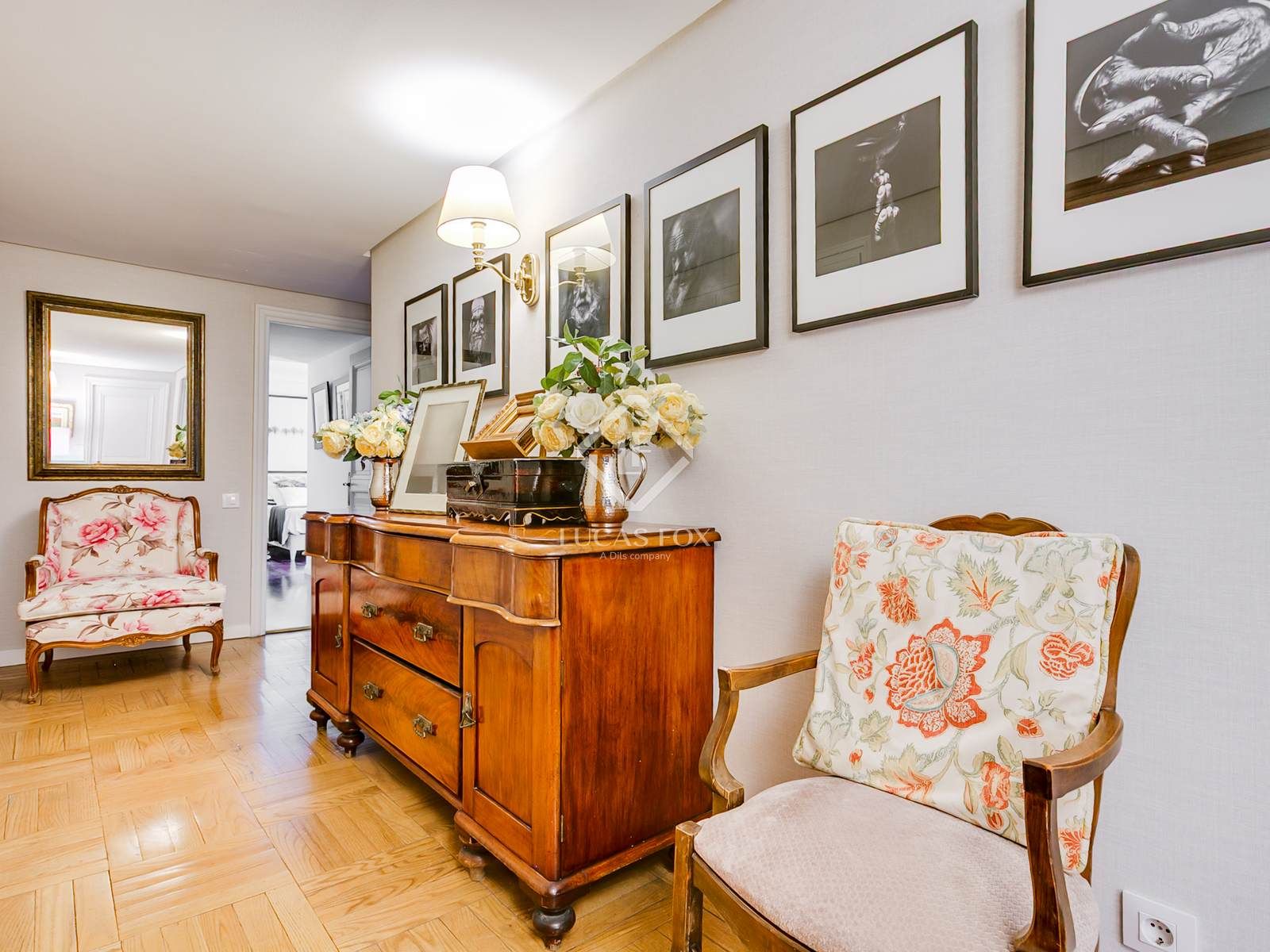 Flat for sale in La Moraleja  with Air Conditioner, Private garden and Terrace