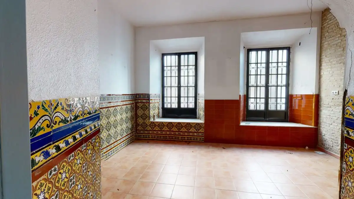 Houses for sale in Sevilla  with Air Conditioner, Terrace and Balcony
