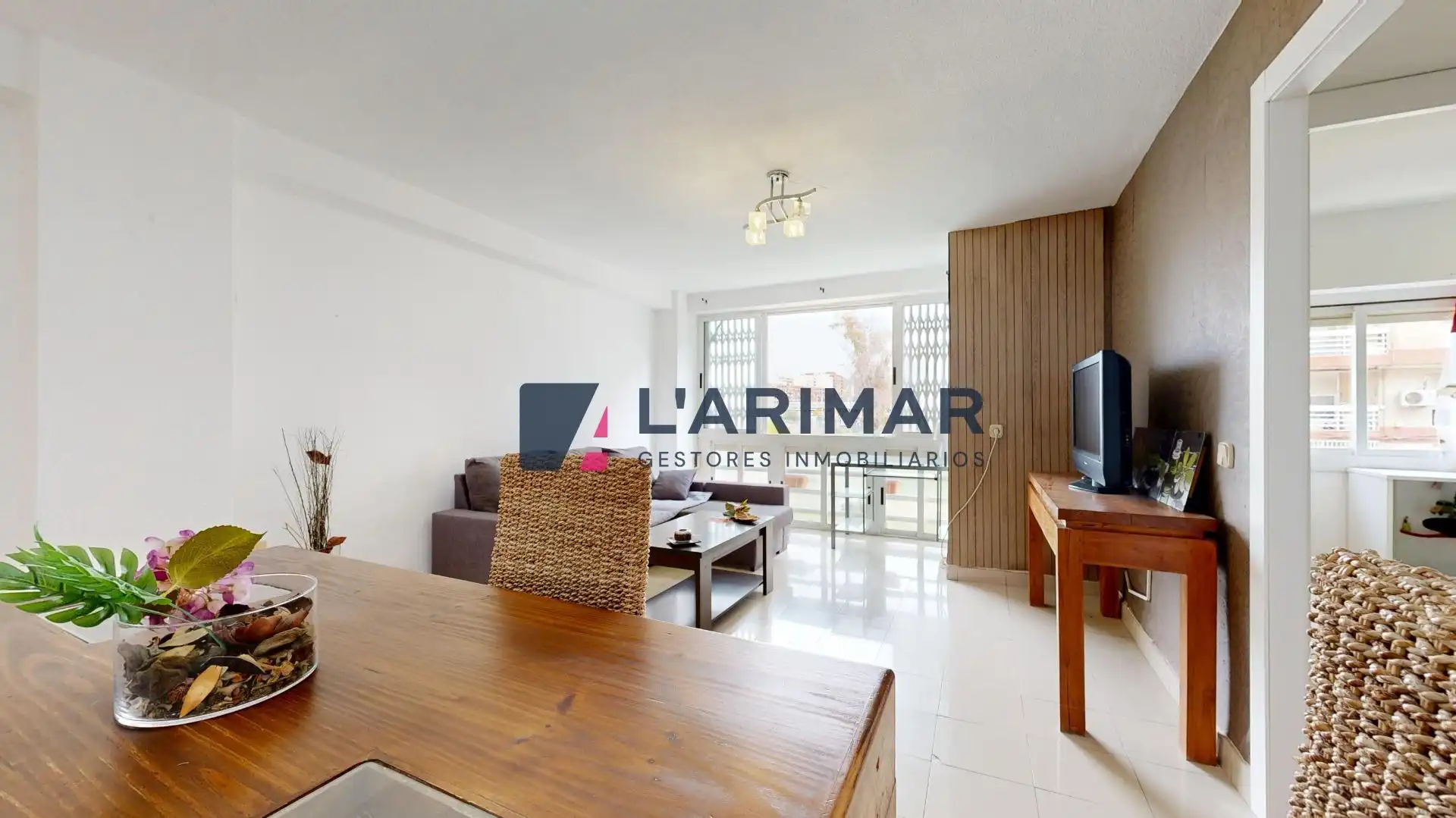 Sala de estar de Piso en venta en Alicante / Alacant con Amueblado y Piscina comunitaria