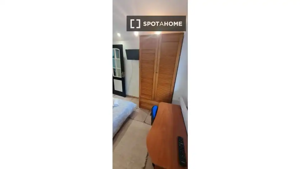 Bedroom of Flat for rent in Vigo   with Air Conditioner, Heating and Furnished