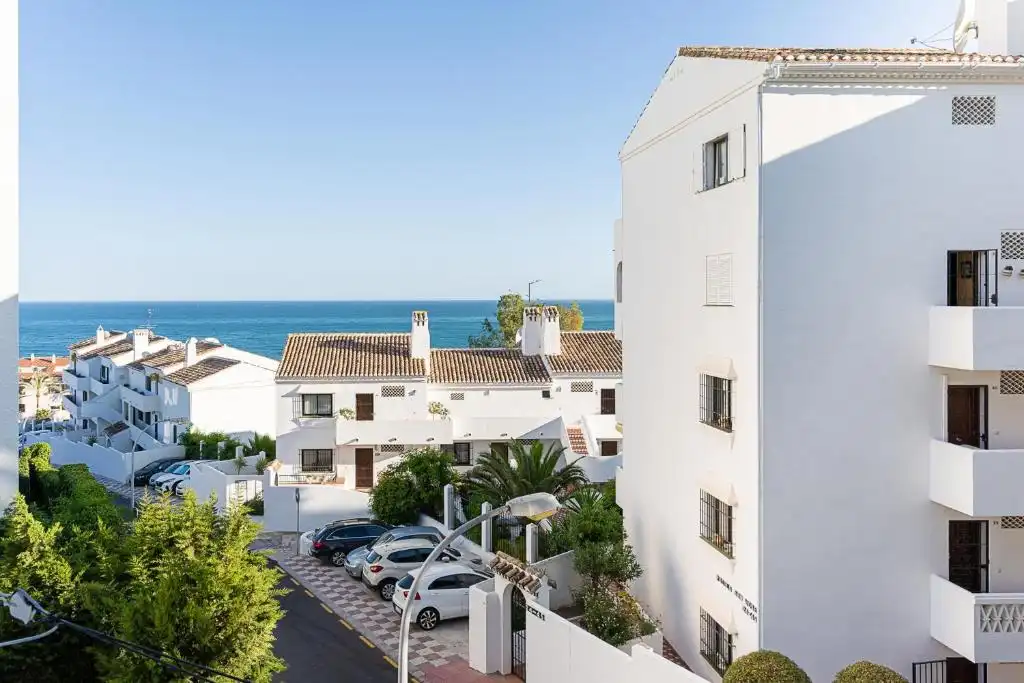 Vista exterior de Estudio en venta en Benalmádena con Aire acondicionado, Amueblado y Piscina comunitaria