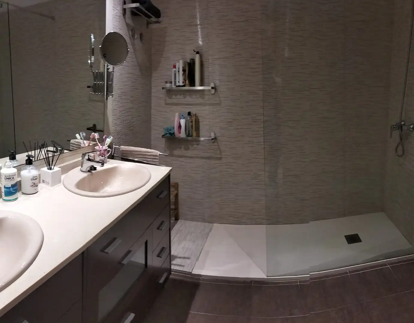 Badezimmer von Wohnungen zum Verkauf in Torrevieja mit Klimaanlage, Heizung und Terrasse