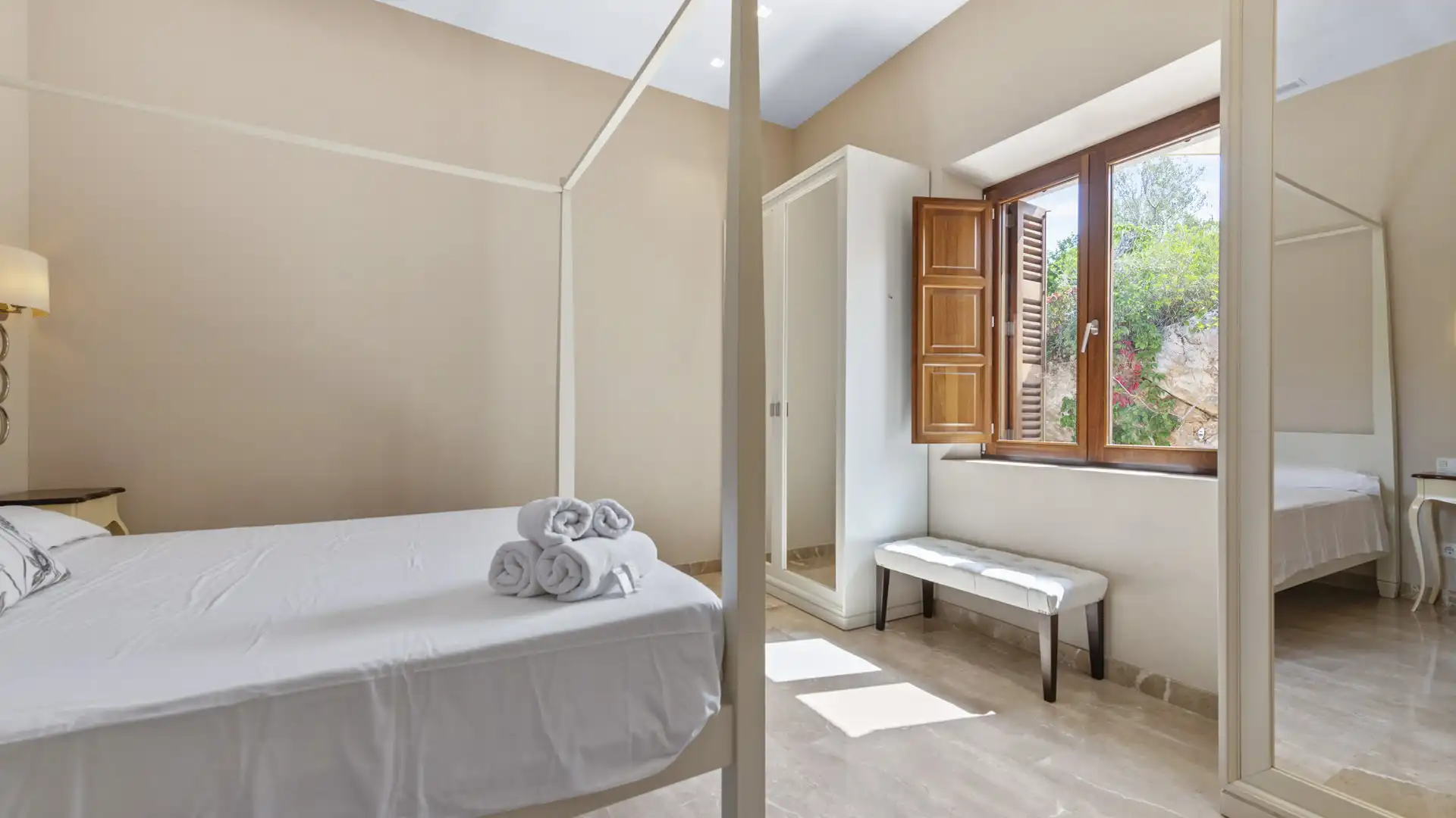 Schlafzimmer von Country house zum Verkauf in Manacor mit Klimaanlage, Heizung und Terrasse