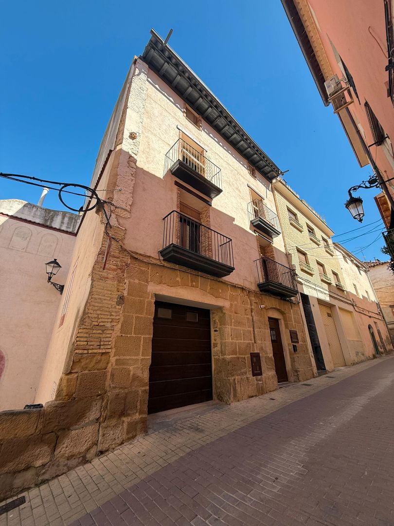 Vista exterior de Casa o chalet en venta en Caspe con Calefacción, Trastero y Amueblado