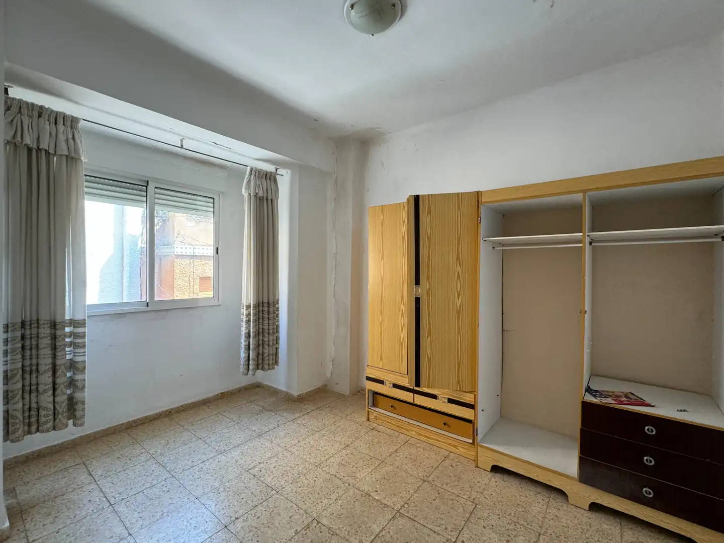 Dormitori de Casa o xalet en venda en Serra amb Terrassa i Balcó