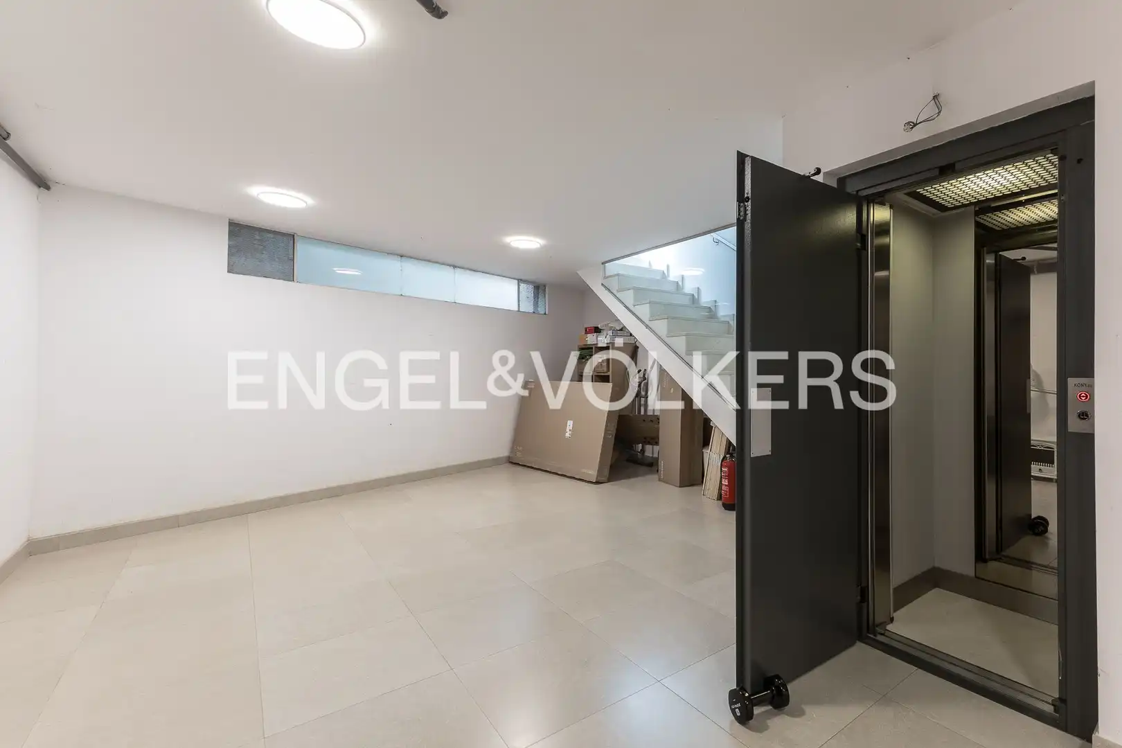 Casa adosada en venta en Barcelona con Aire acondicionado, Calefacción y Jardín privado