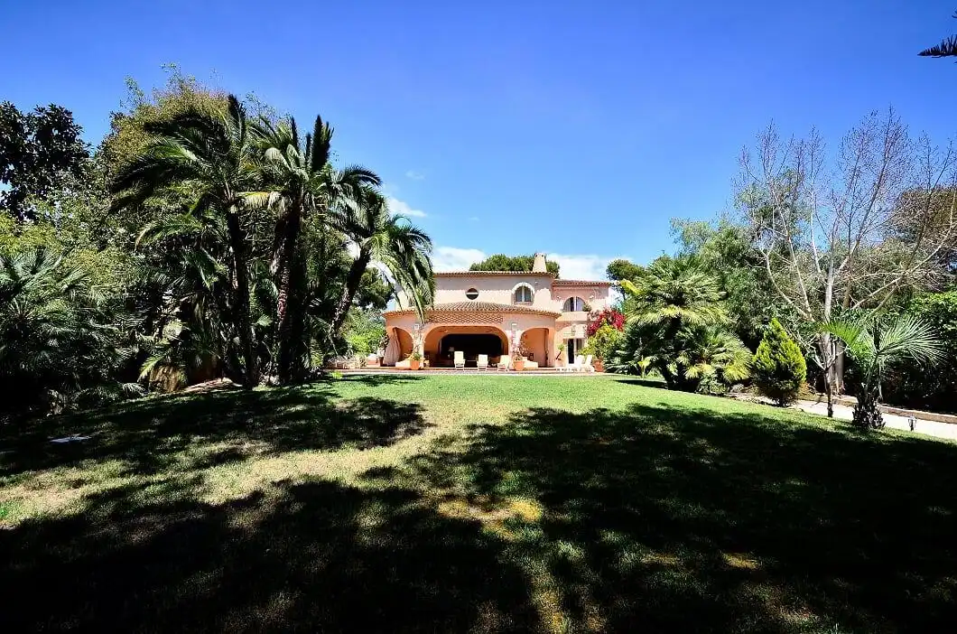 Chalet con terraza en venta en Calle de Moscú