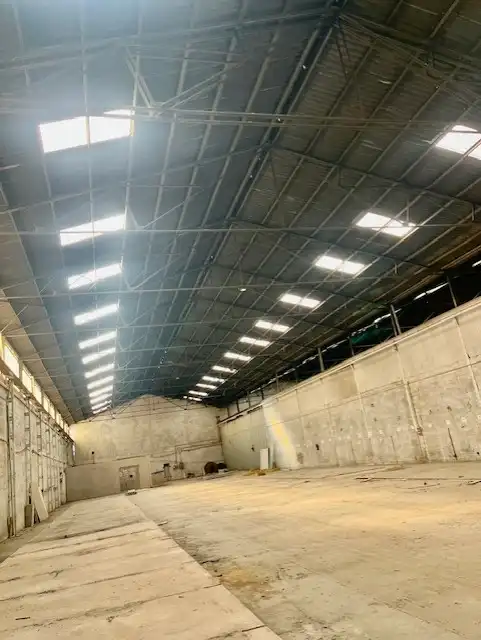 Außenansicht von Fabrikhallen zum Verkauf in Albacete