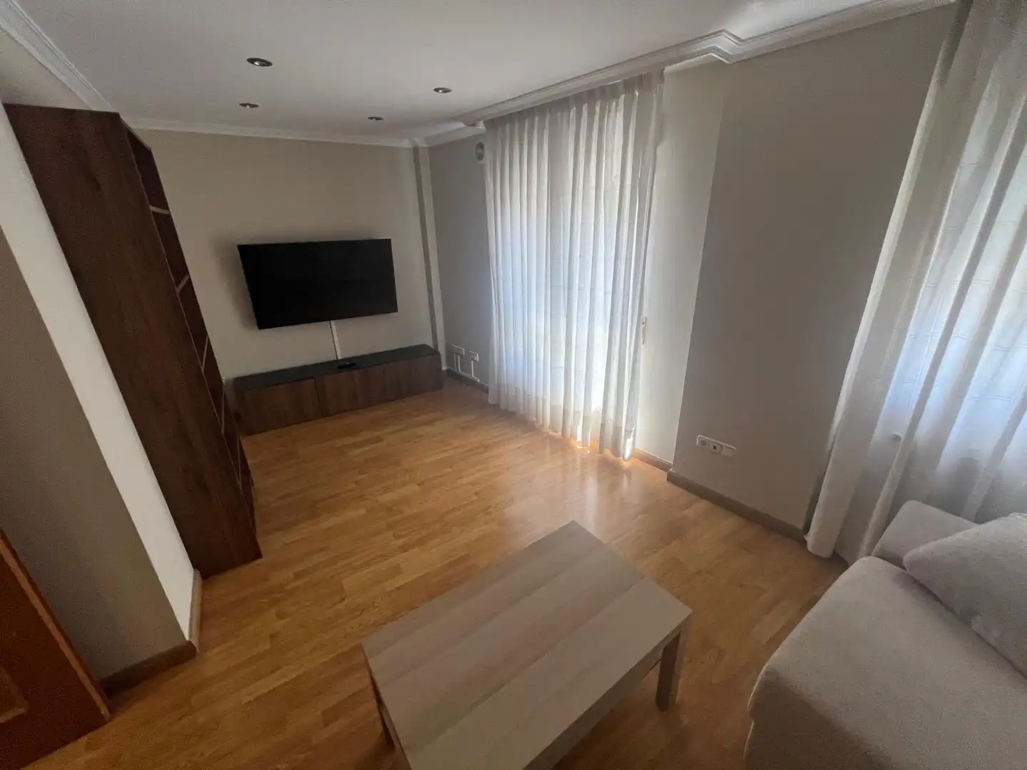Sala d'estar de Pis en venda en Gijón  amb Parquet i Alarma