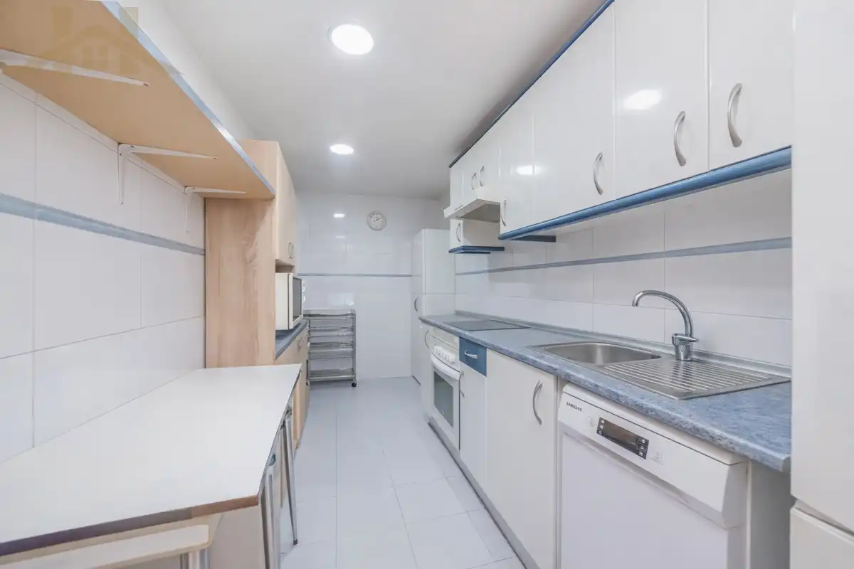 Cocina de Piso en venta en Valdemoro con Aire acondicionado, Calefacción y Jardín privado