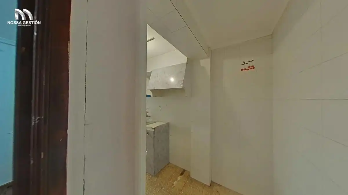Bany de Pis en venda en Valencia amb Balcó