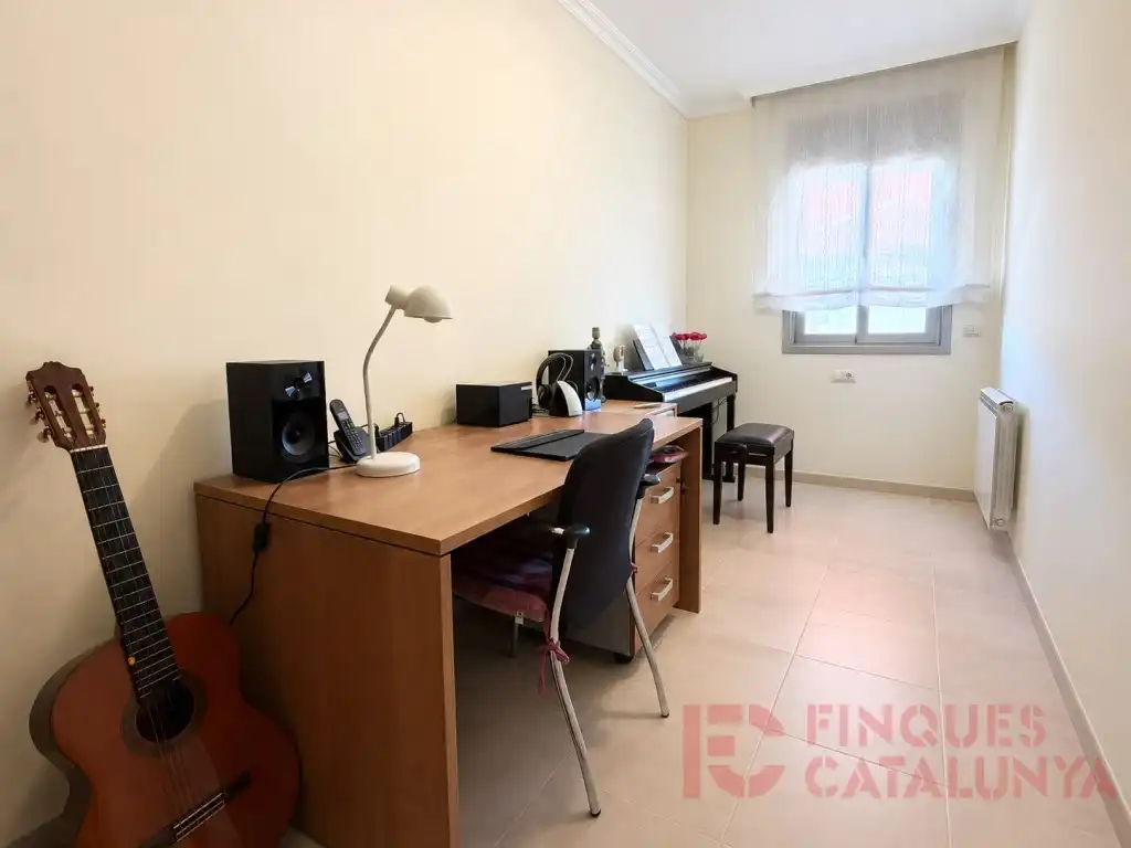 Houses for sale in Vilablareix  with Air Conditioner and Heating