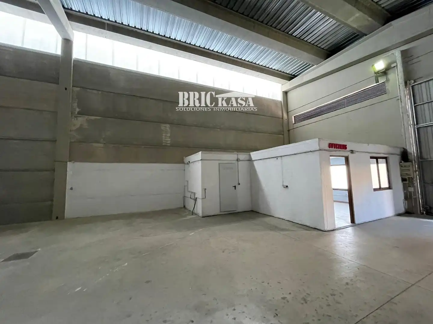 Industrial buildings for sale in Cáceres