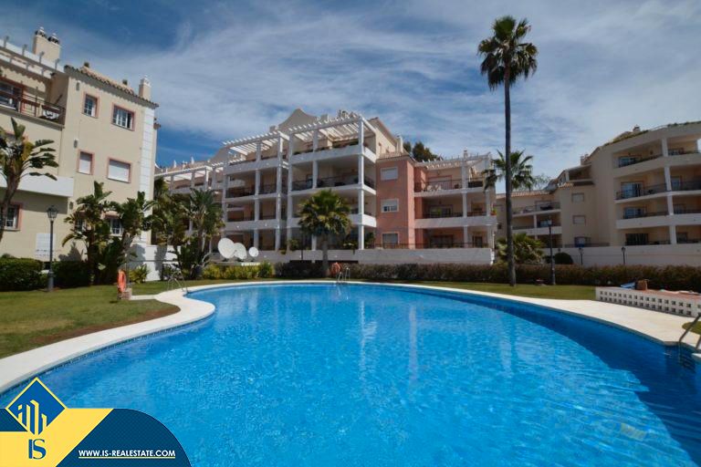 Vista exterior de Àtic en venda en Orihuela amb Terrassa, Moblat i Piscina comunitària