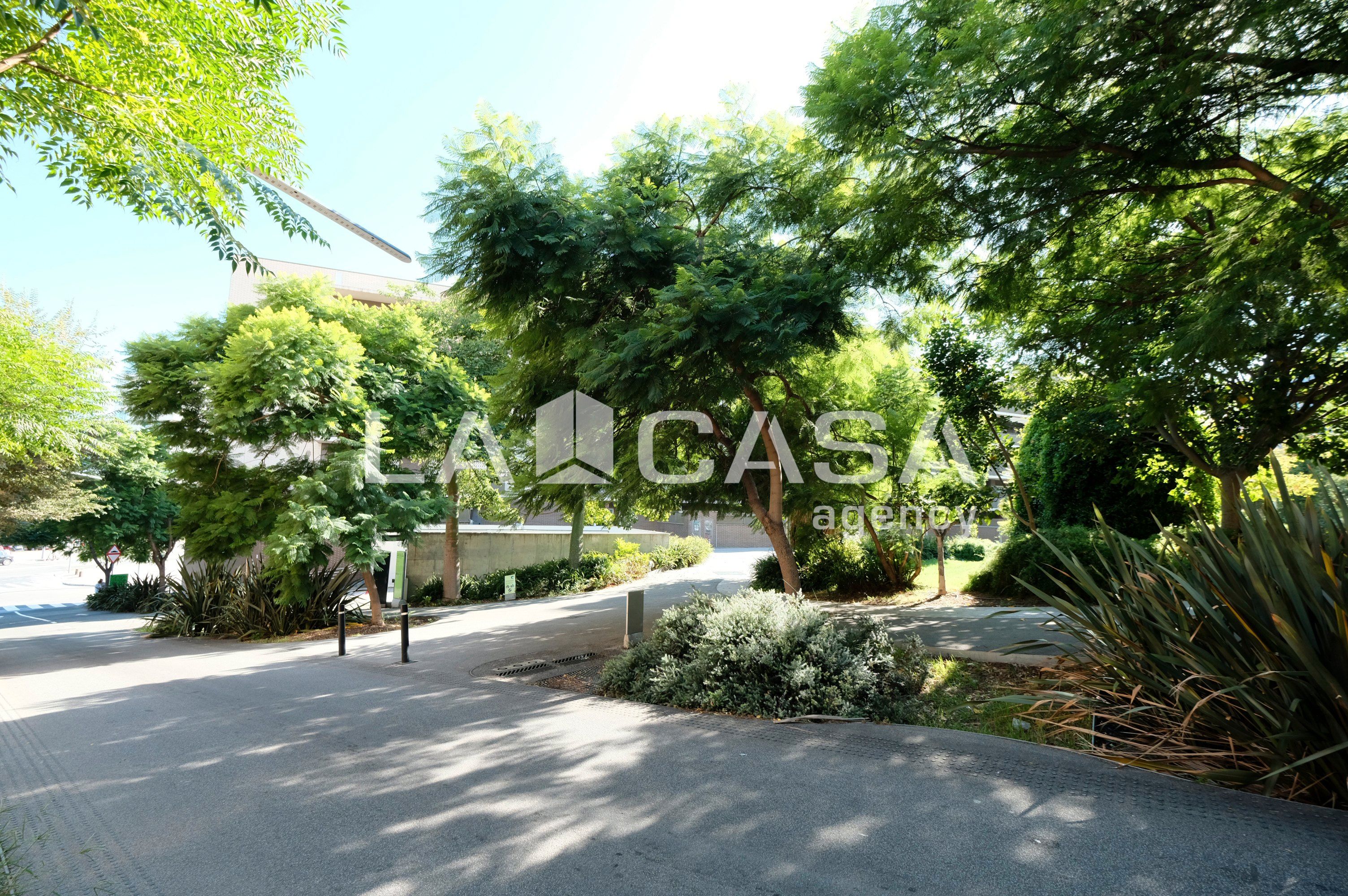 Exterior view of Flat for sale in  Barcelona Capital  with Heating