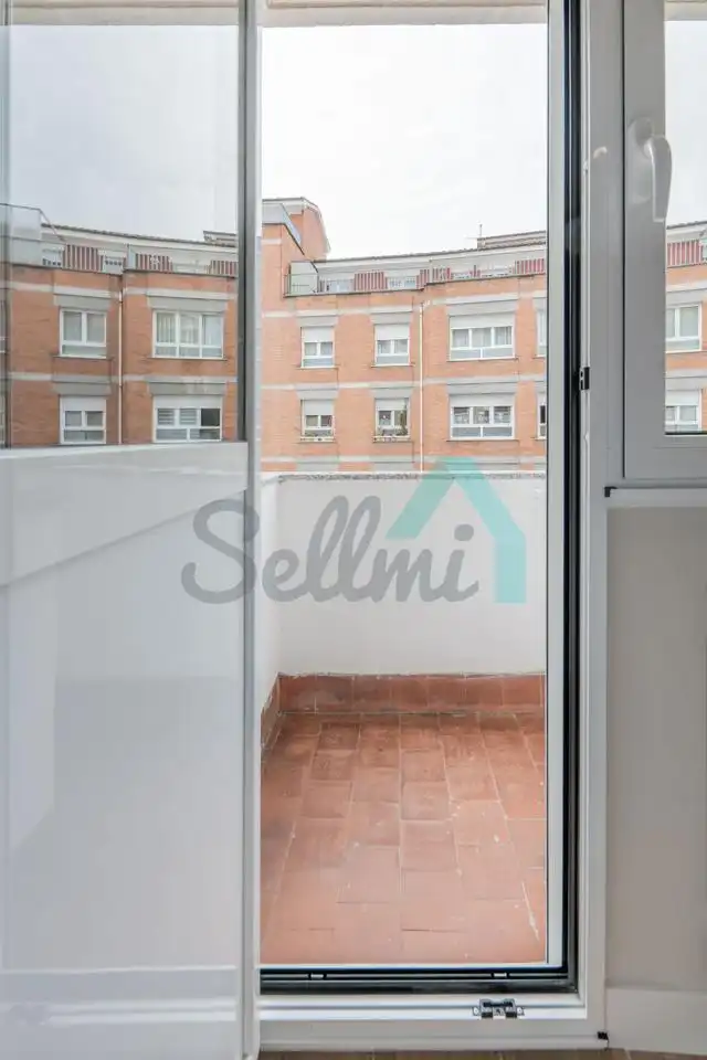 Balcony of Flat for sale in Oviedo   with Heating and Furnished