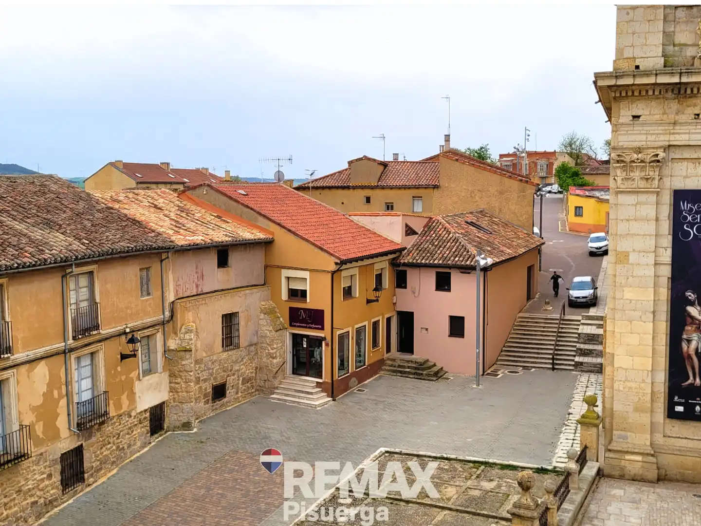 Vista exterior de Àtic en venda en Medina de Rioseco amb Calefacció, Terrassa i Forn