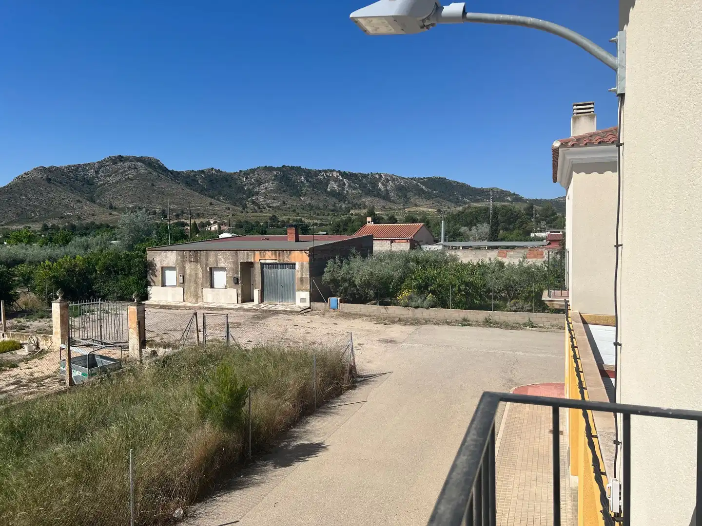 Vista exterior de Casa o xalet en venda en Villena amb Calefacció i Traster