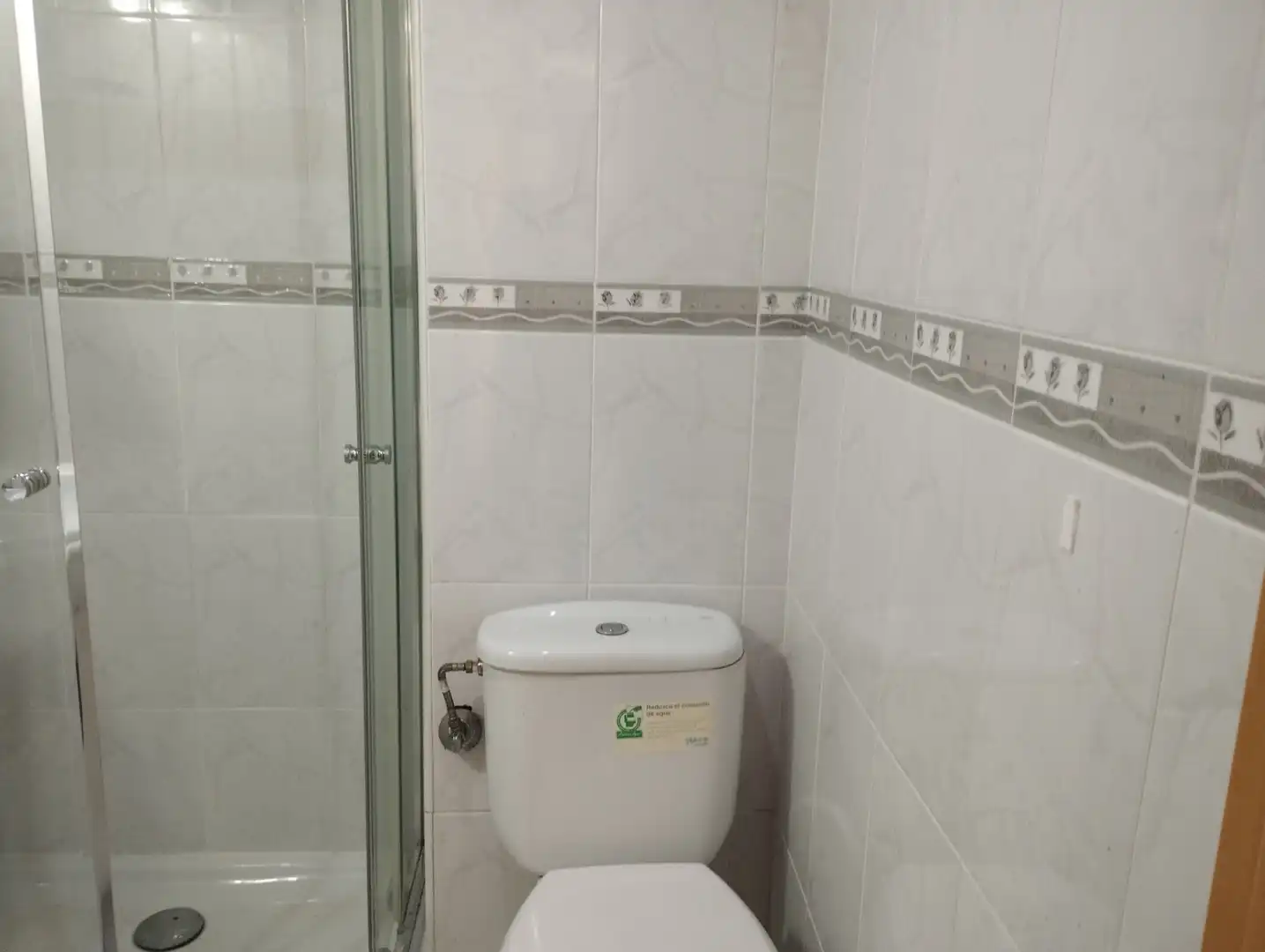 Bathroom of Flat for sale in Zaragoza  with Heating, Parquet flooring and Furnished