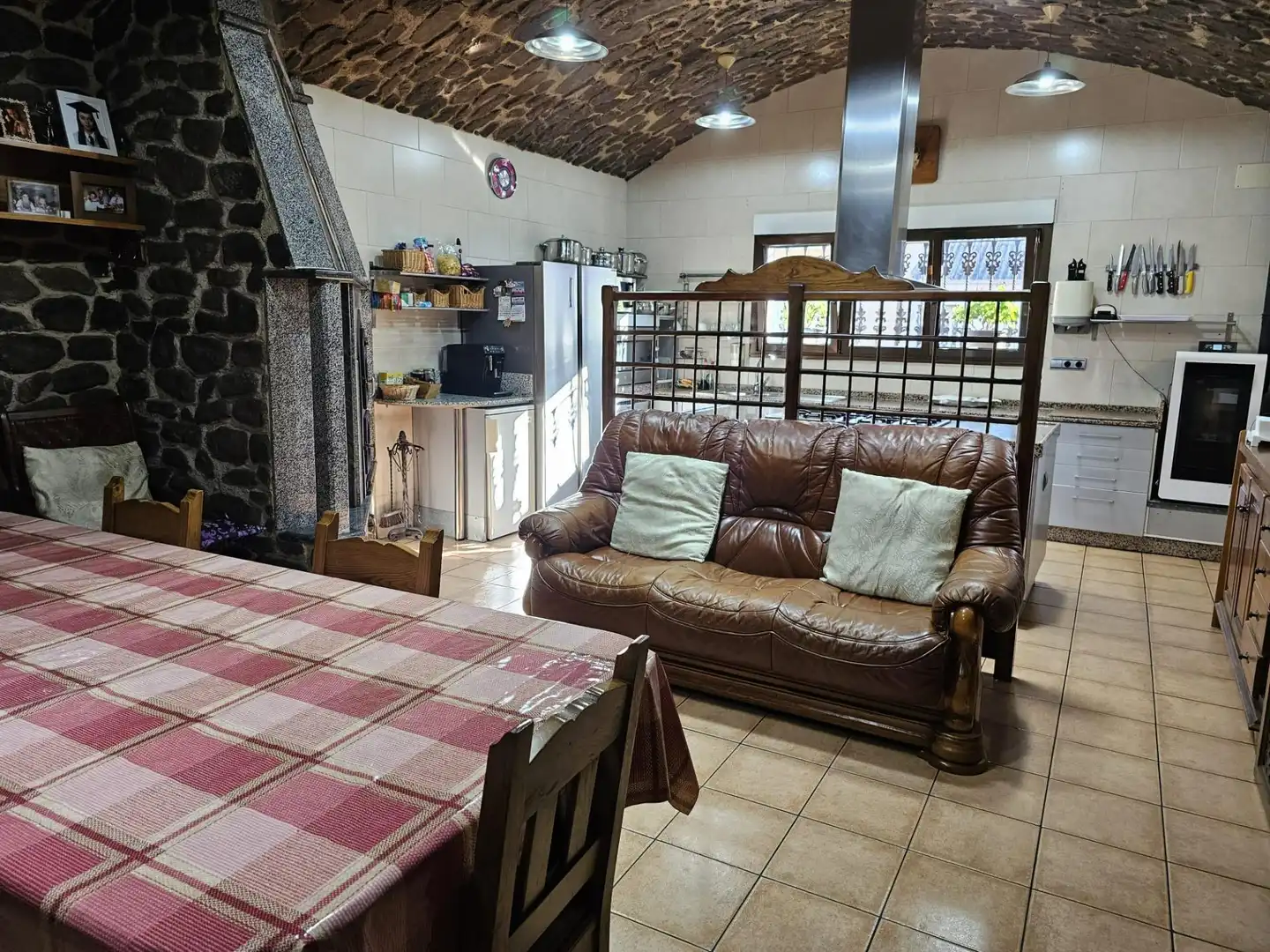 Sala de estar de Casa o chalet en venta en Ponferrada con Aire acondicionado, Calefacción y Jardín privado