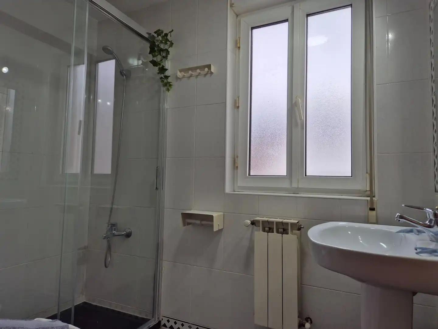 Bathroom of Flat for sale in Cangas de Onís  with Heating, Storage room and Swimming Pool
