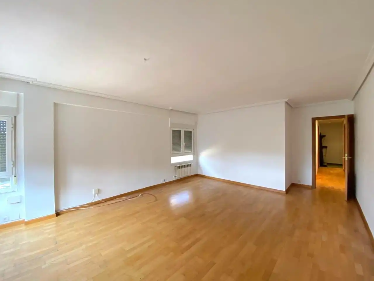 Sala d'estar de Apartament en venda en León Capital  amb Calefacció i Parquet