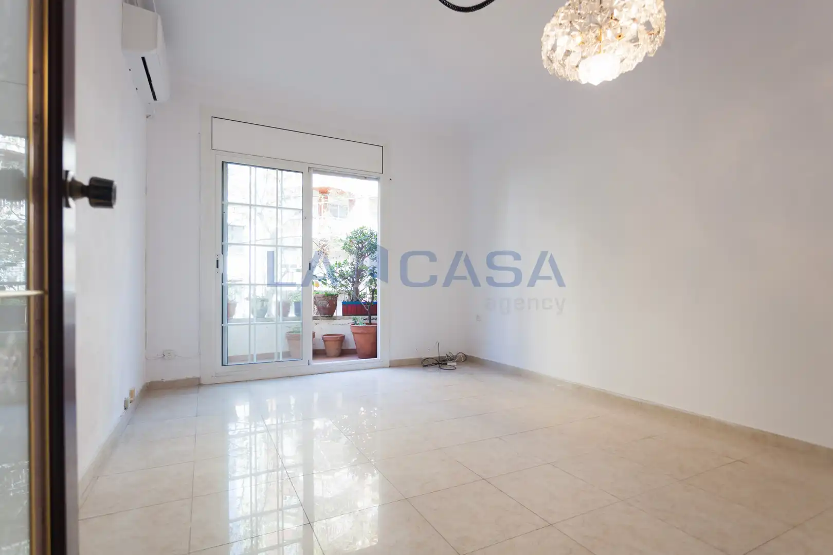 Sala de estar de Piso en venta en  Barcelona Capital con Balcón