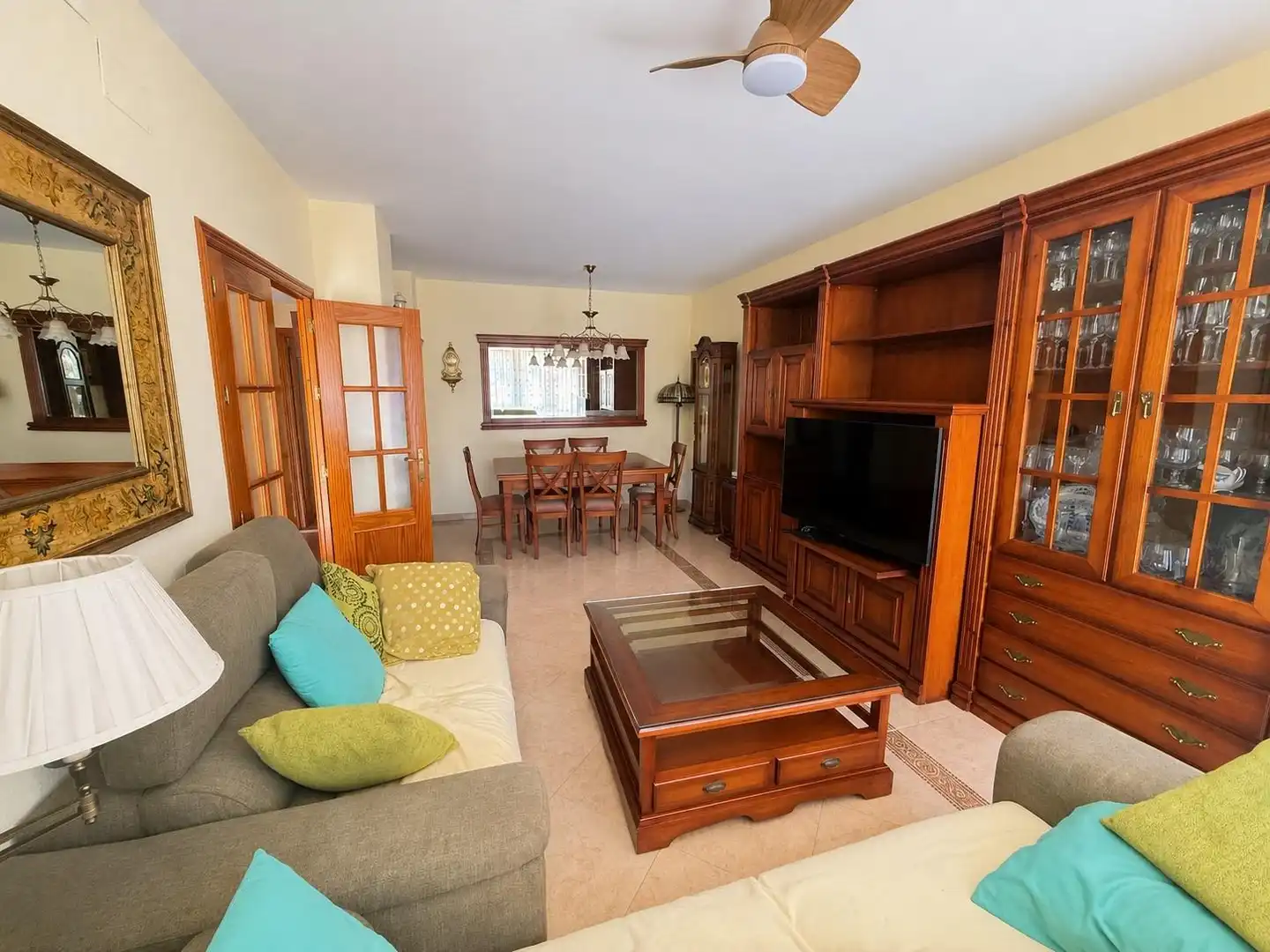 Sala de estar de Casa o chalet en venta en Chiclana de la Frontera con Aire acondicionado, Jardín privado y Terraza