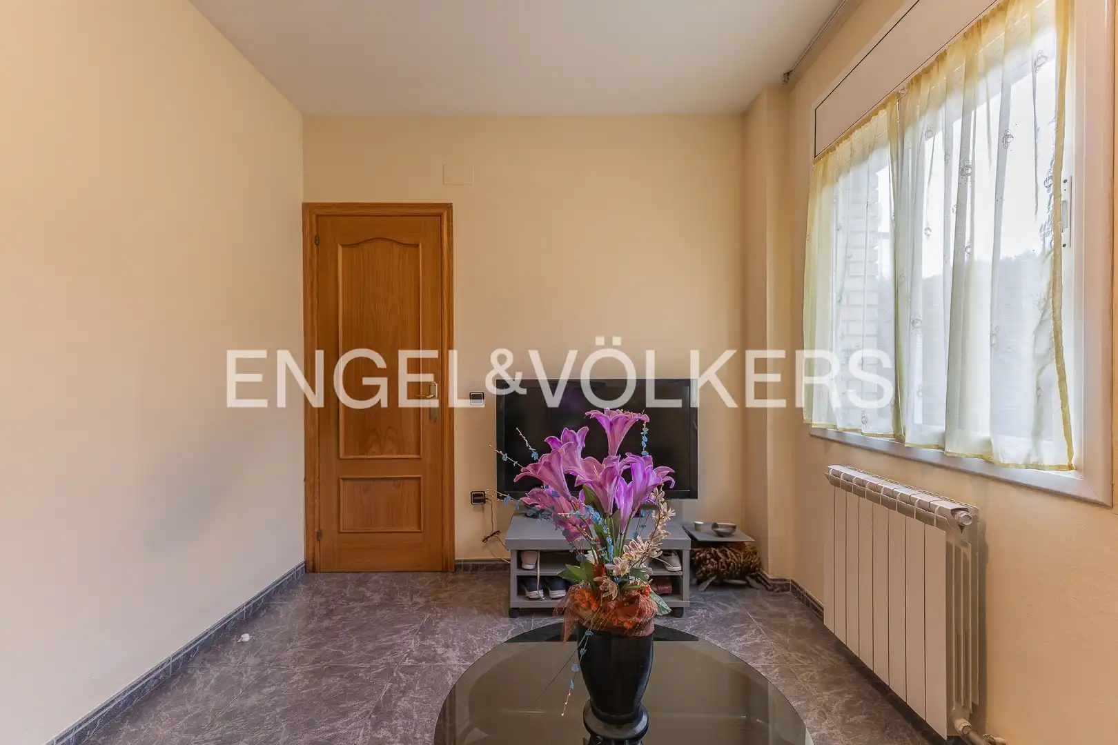 Sala d'estar de Casa o xalet en venda en Castellar del Vallès amb Aire condicionat, Calefacció i Jardí privat