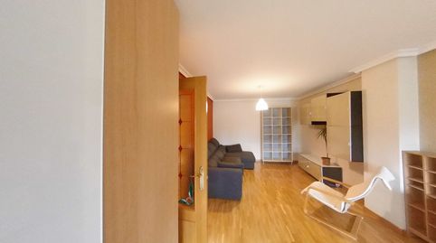 Foto 2 de Piso de alquiler en Calle de Rafael Bergamín, San Juan Bautista, Madrid Capital