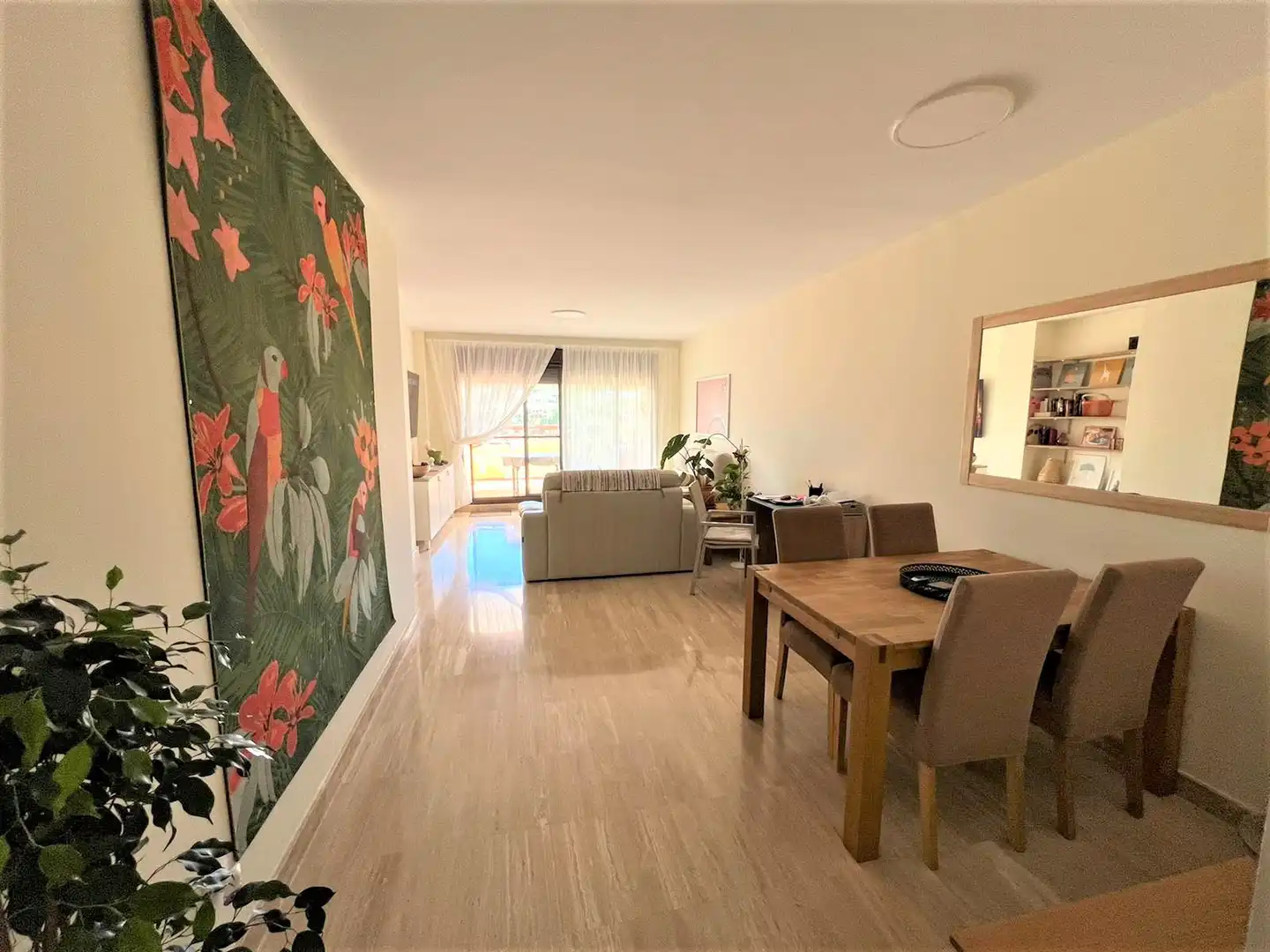 Sala d'estar de Àtic en venda en Estepona amb Aire condicionat, Terrassa i Traster