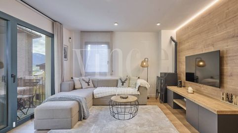 Foto 2 de Apartament en venda a Rambla Josep Maria Martí, Puigcerdà, Girona