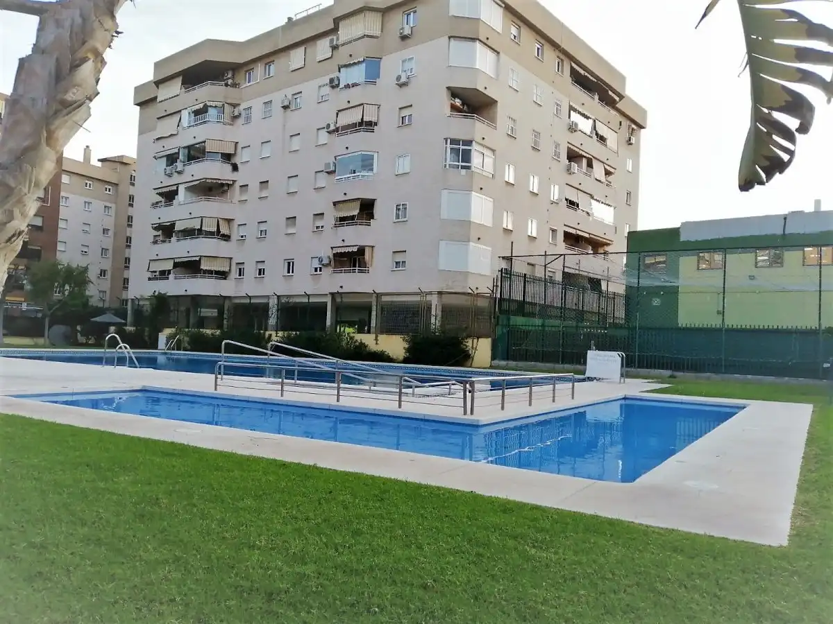 Bajo con piscina en alquiler en Carretera de Cádiz, imagen 30