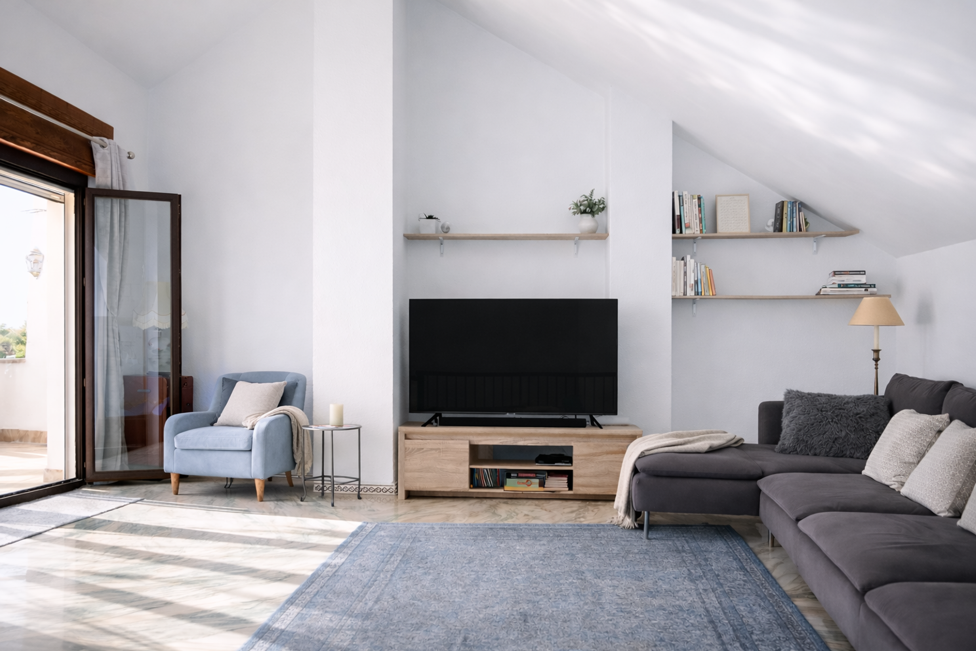 Sala de estar de Casa adosada en venta en Manilva con Terraza y Balcón