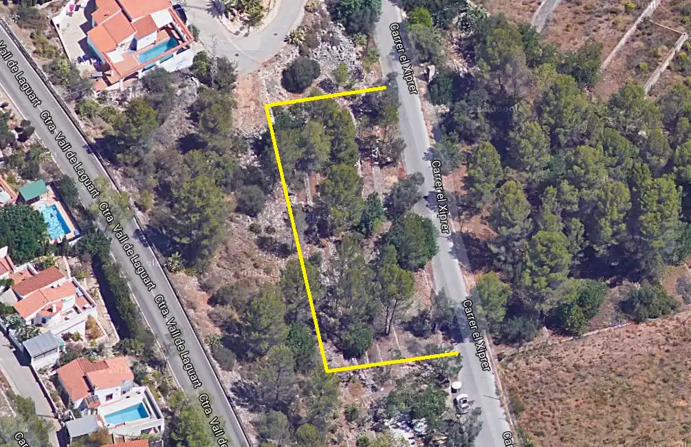 Residential land for sale in Carrer el Xiprer