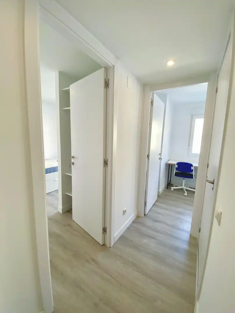 Habitación de Piso para compartir en Madrid con Aire acondicionado, Calefacción y Amueblado