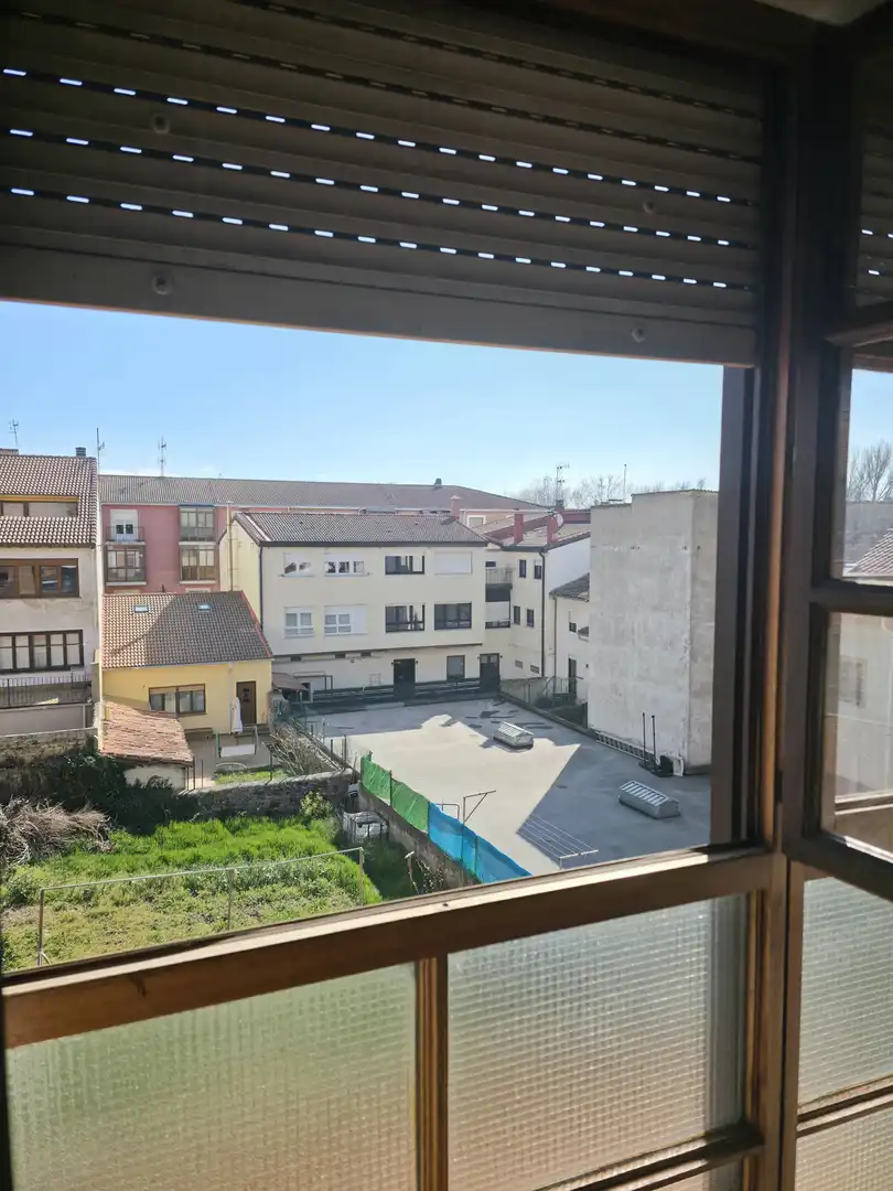 Vista exterior de Pis en venda en Aguilar de Campoo amb Calefacció, Parquet i Traster