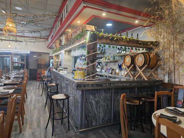 Local comercial en Alquiler en  Calle S CRISTOFOL 175, 175 en Valletes - Xiribecs