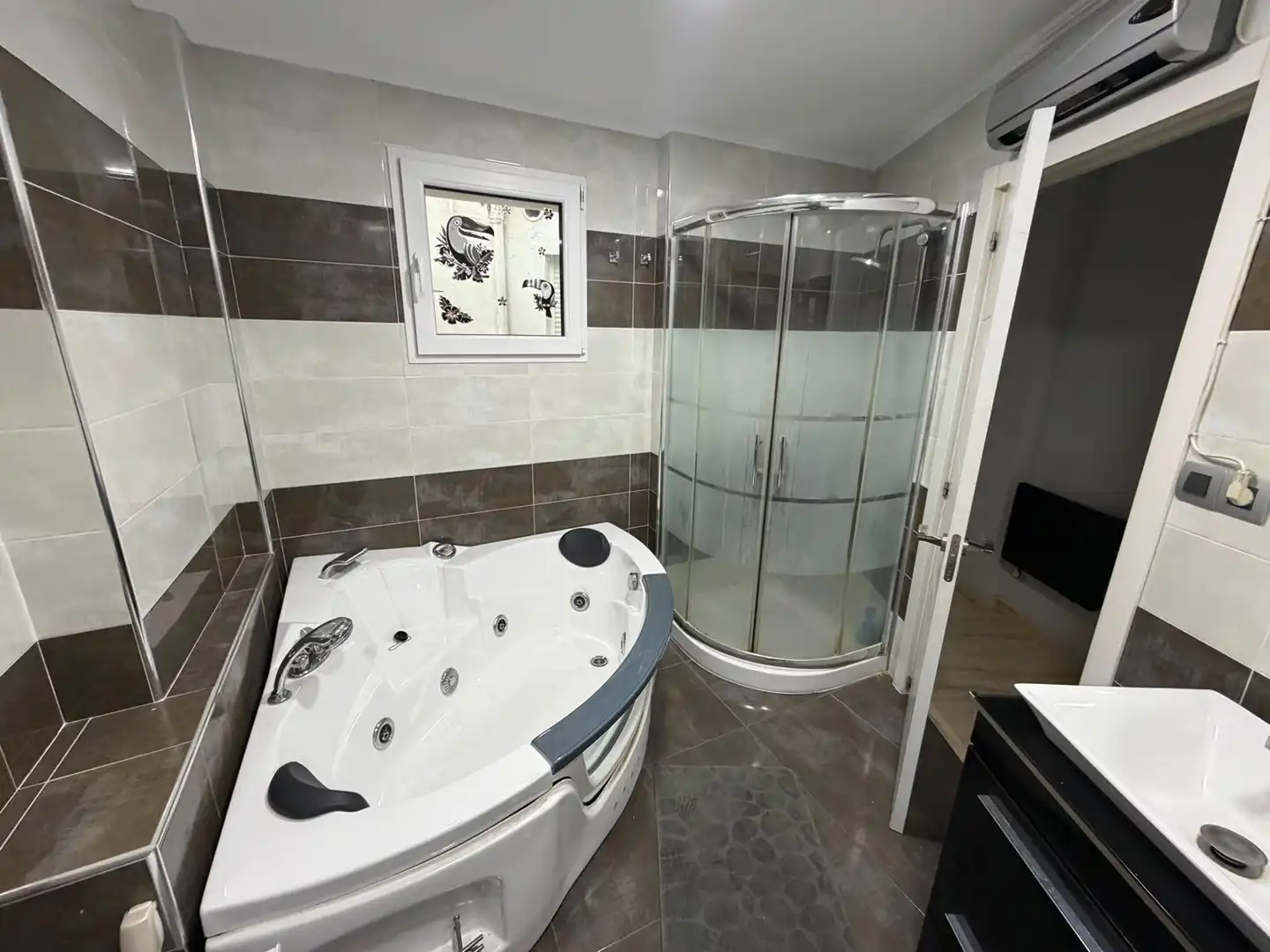Badezimmer von Wohnung zur Miete in Sueca mit Klimaanlage, Möbliert und Ofen