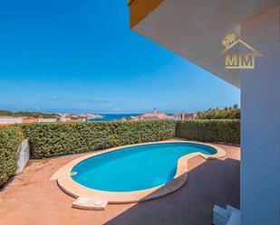 Vista exterior de Casa o xalet en venda en Es Mercadal amb Aire condicionat, Terrassa i Piscina