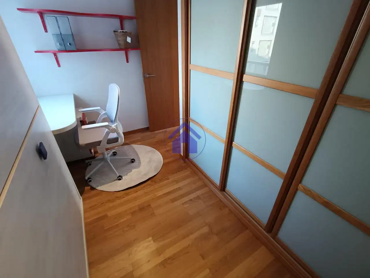 Piso de alquiler en Vigo  con Calefacción, Terraza y Piscina