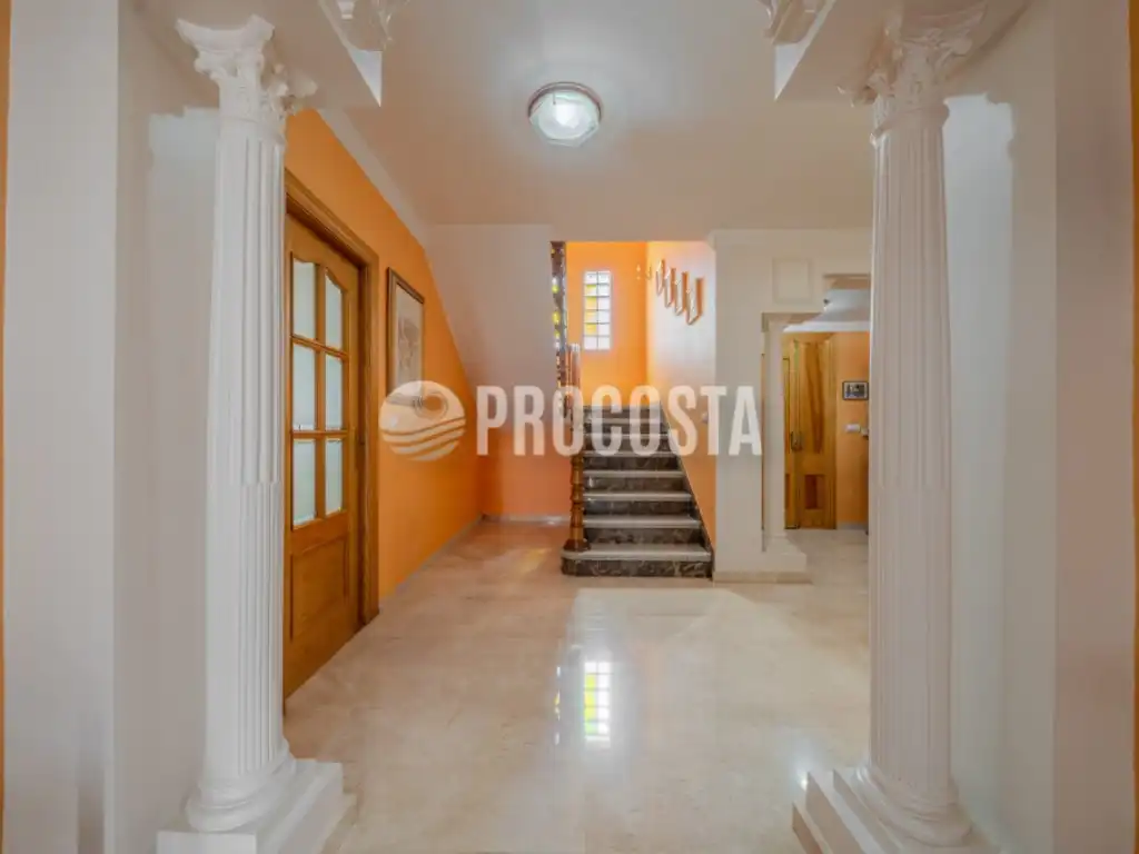 Casa o xalet en venda en Fuente Vaqueros amb Aire condicionat, Jardí privat i Terrassa