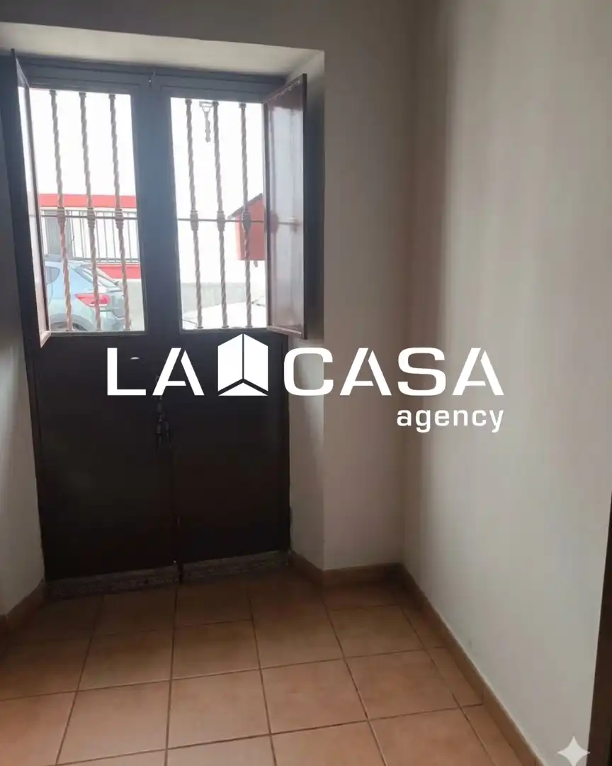 Casa adosada en venta en El Ronquillo