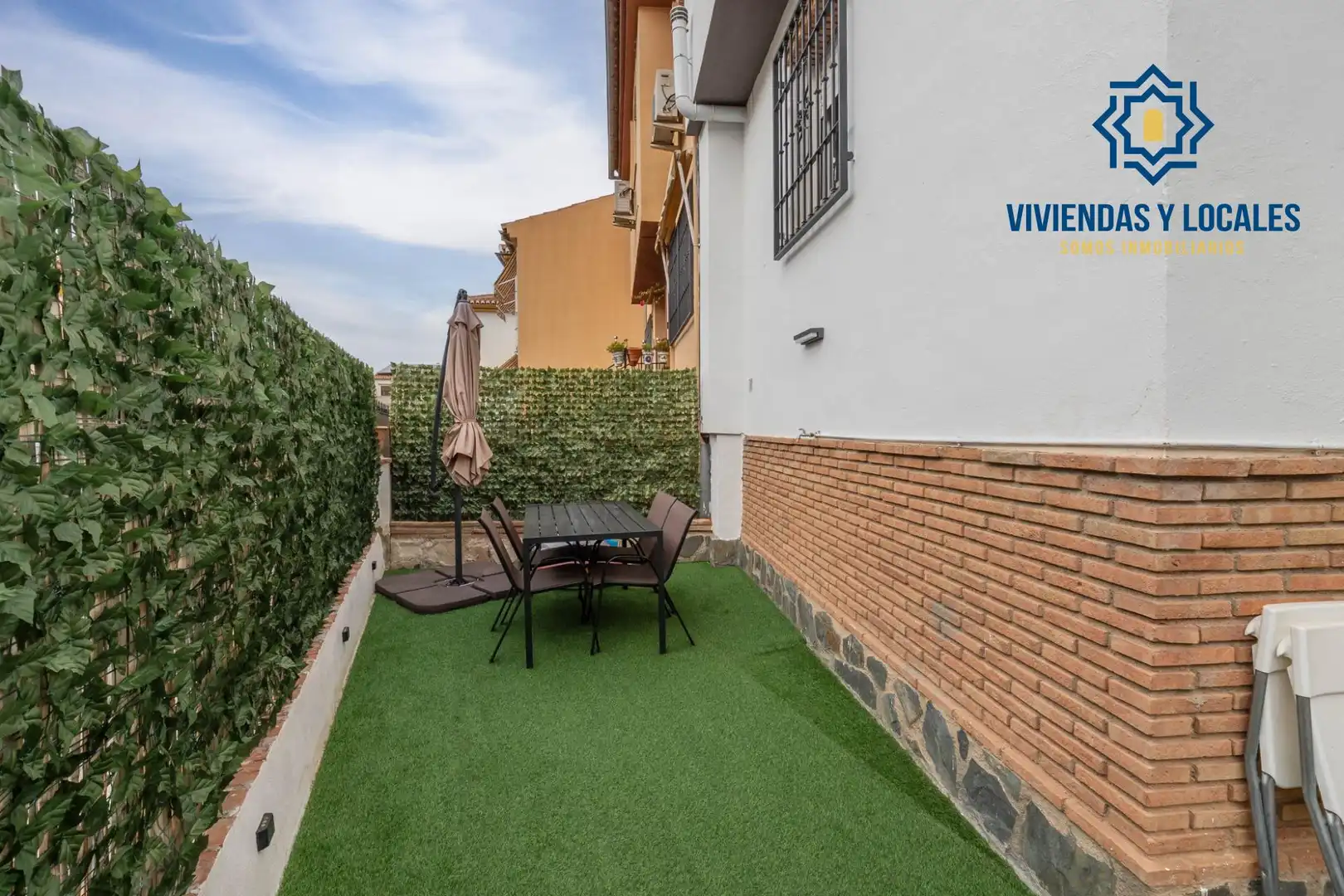 Casa con jardín en venta en Ogíjares