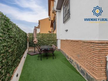 Casa amb jardí en venda a Ogíjares