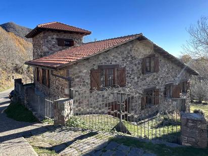 Vista exterior de Casa o xalet en venda en Camprodon amb Calefacció, Jardí privat i Terrassa