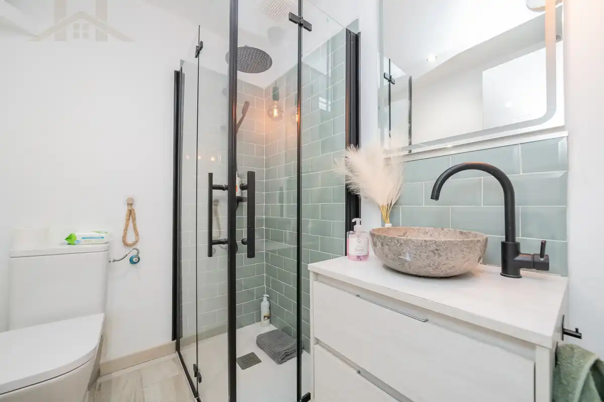 Baño de Dúplex en venta en Sevilla la Nueva con Aire acondicionado, Calefacción y Balcón